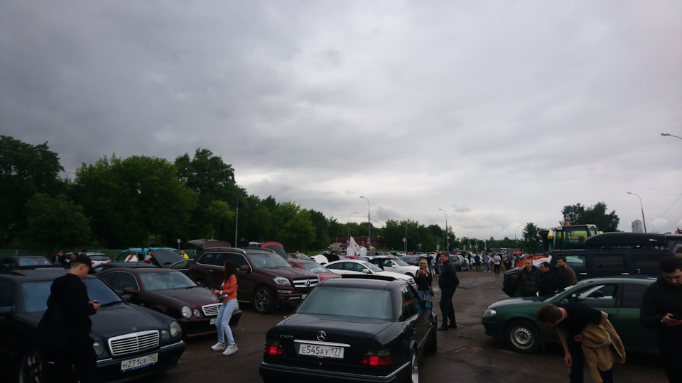 я попыталась охватить хотя бы половину, не получилось) — Mercedes-Benz E-Class (W124)