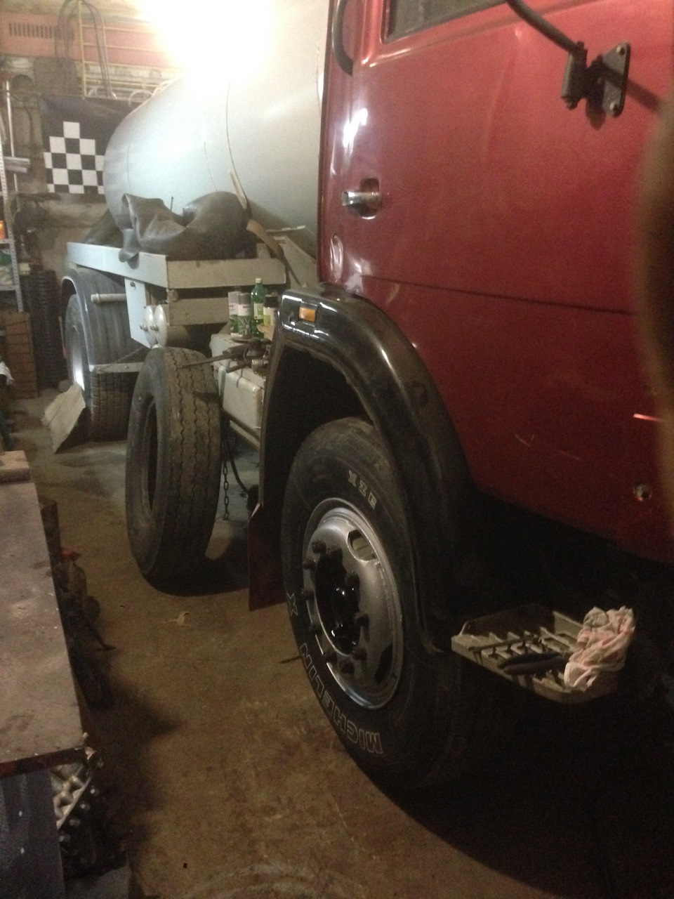 19 — КАМАЗ Золотарь