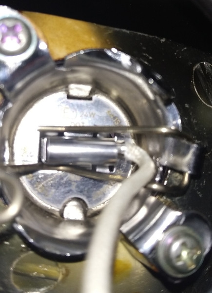 Противотуманка — замена лампочки без снятия бампера Geely CK2 1.5GL ...