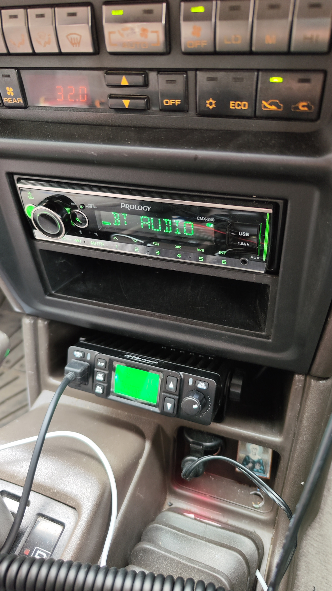 Прокладка антенного кабеля — Mitsubishi Pajero (2G), 2,8 л, 1996 года ...