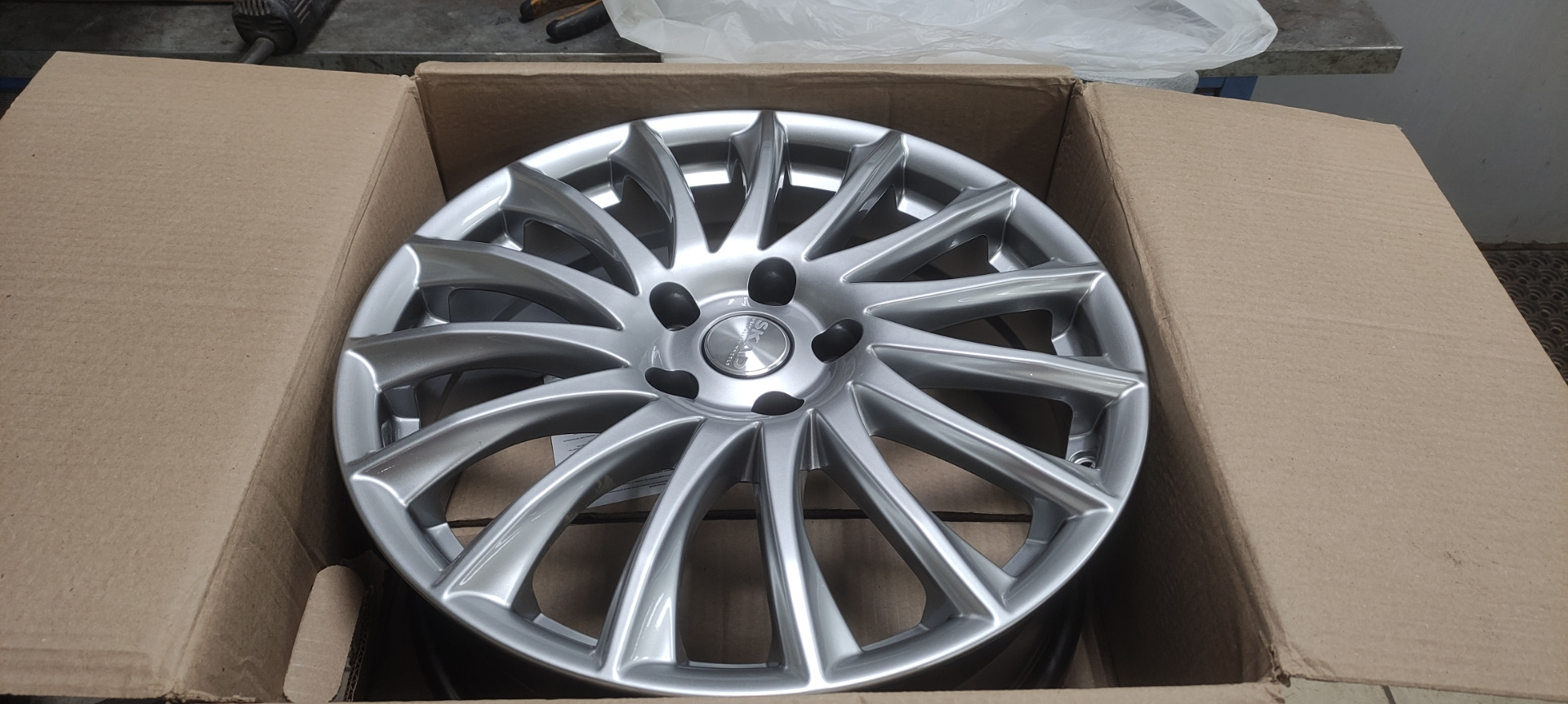 Куплено СКАД Валенсия — Geely Atlas Pro, 1,5 л, 2023 года | колёсные ...