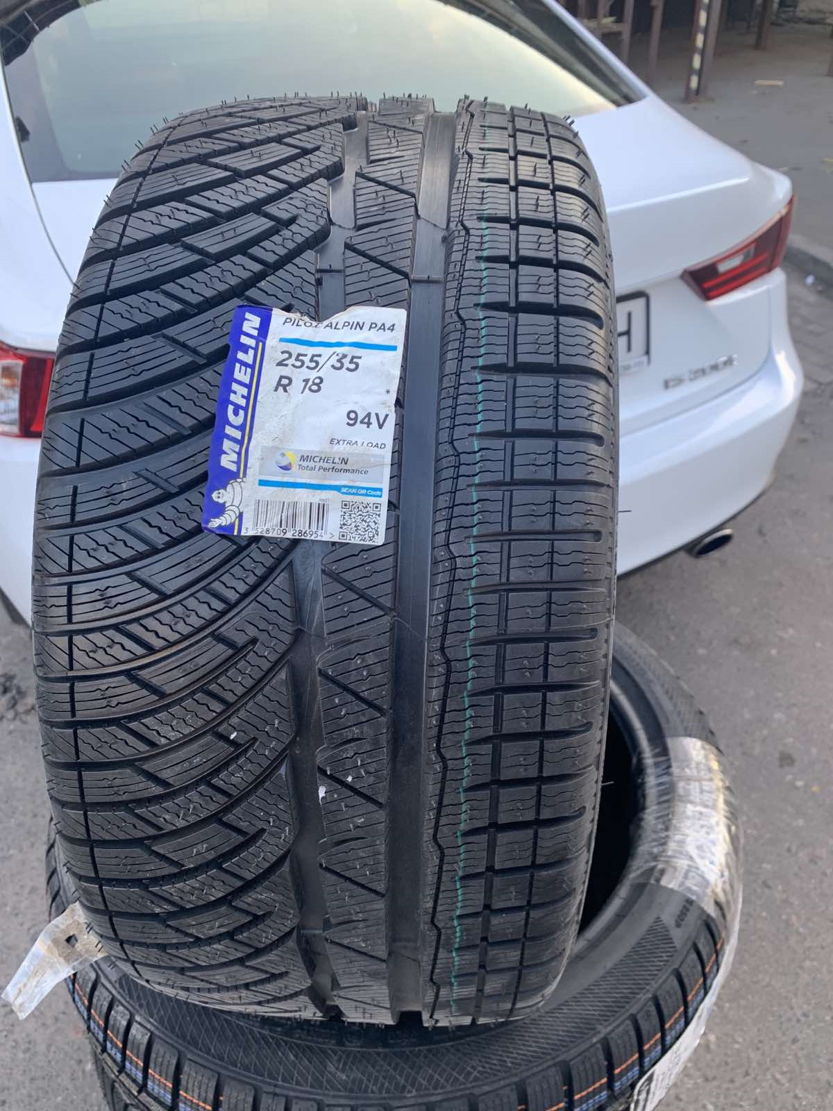 Michelin pilot alpin. Michelin Pilot Alpin 4 направленные. Michelin Pilot Alpin 4 ассиметричный рисунок.