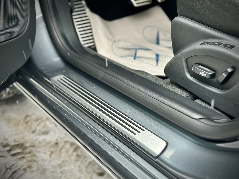 Накладки на пороги от R-ки — Volvo S60 (2G), 2 л, 2016 года | тюнинг ...
