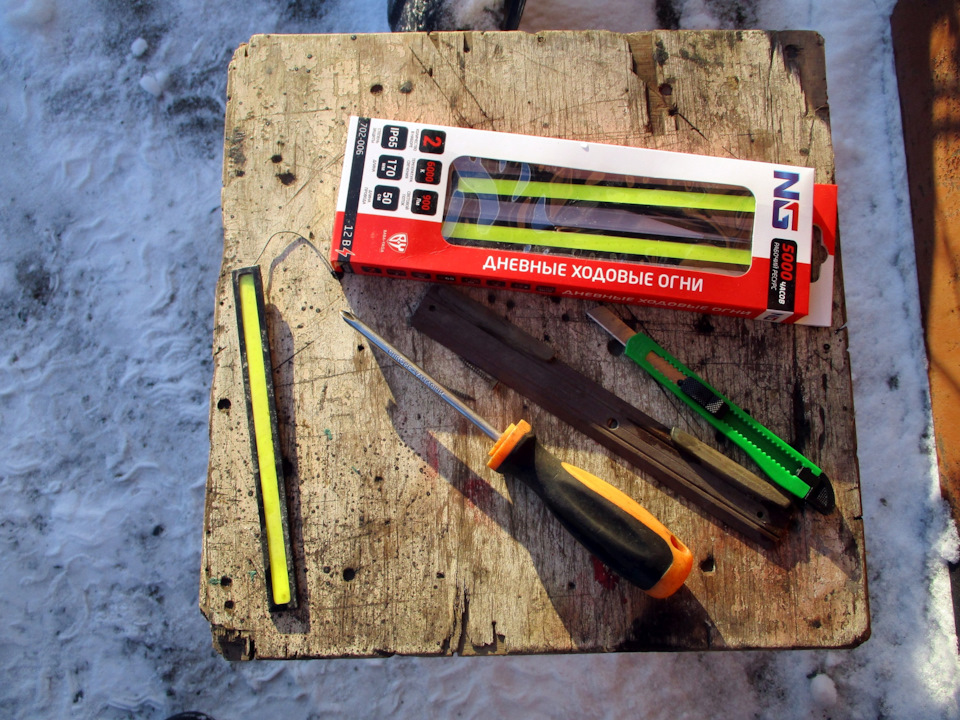 за новым коплектом — Lada 21061. Запчасти на фото: 702005