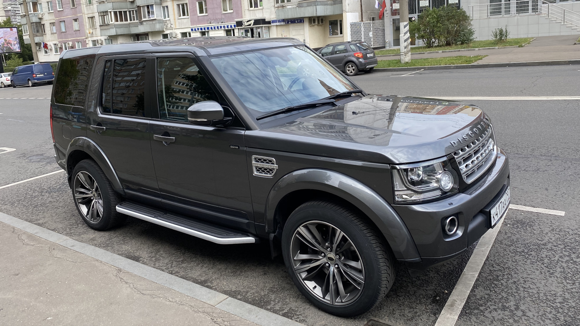 Дискавери диски купить. Ленд Ровер Дискавери 4. Диски Land Rover Discovery 4. Land Rover Discovery 4 Tuning. Ленд Ровер Дискавери 4 тюнинг.