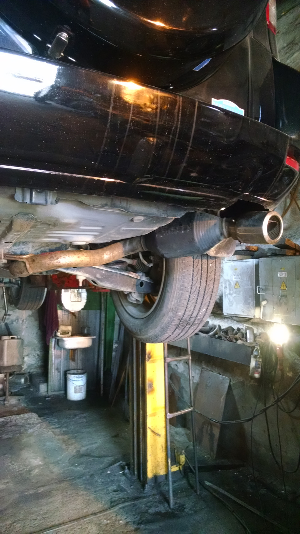 Сильный запах из выхлопной трубы, и сифонит где то по середине ...