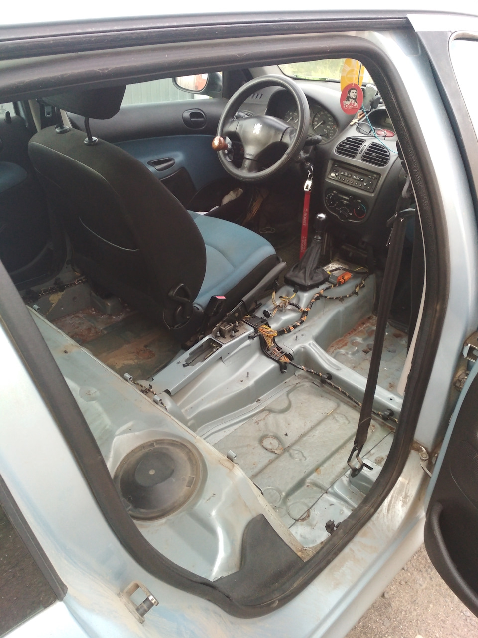 Пропала педаль сцепления — Renault Laguna II, 1,8 л., 2002 года ...