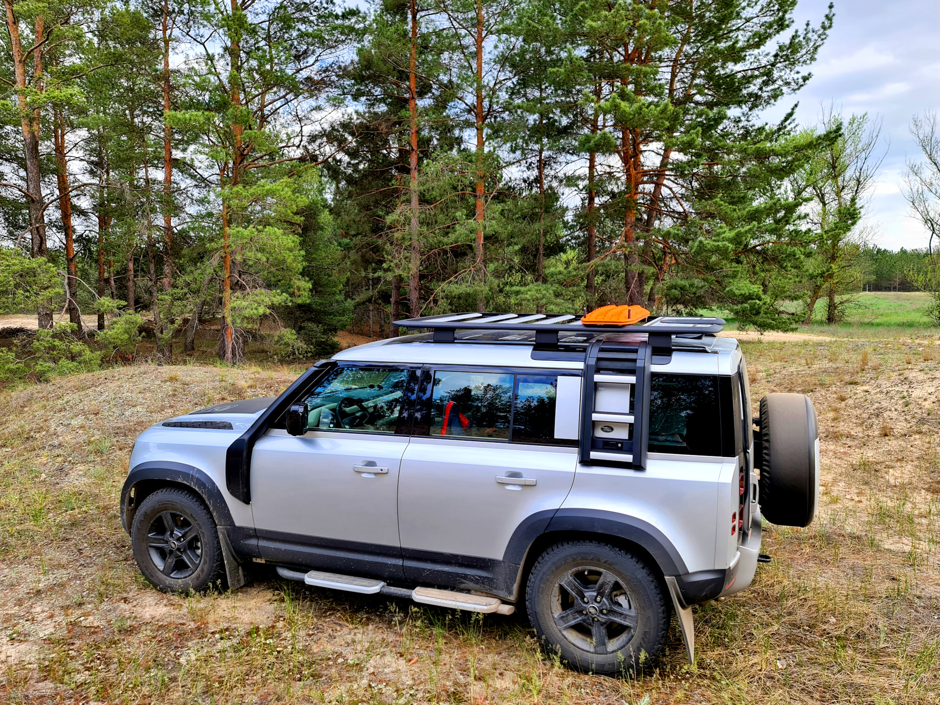 Land rover defender l663