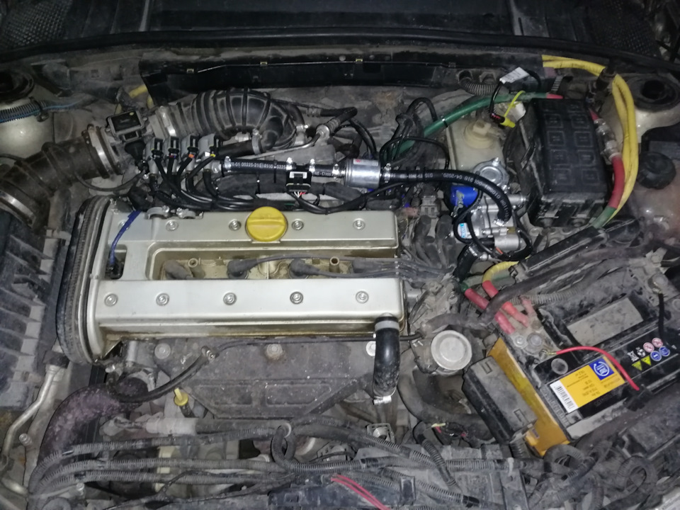 Газ, фары, блютуз в магнитолу. — Opel Vectra B, 1,8 л, 1998 года ...