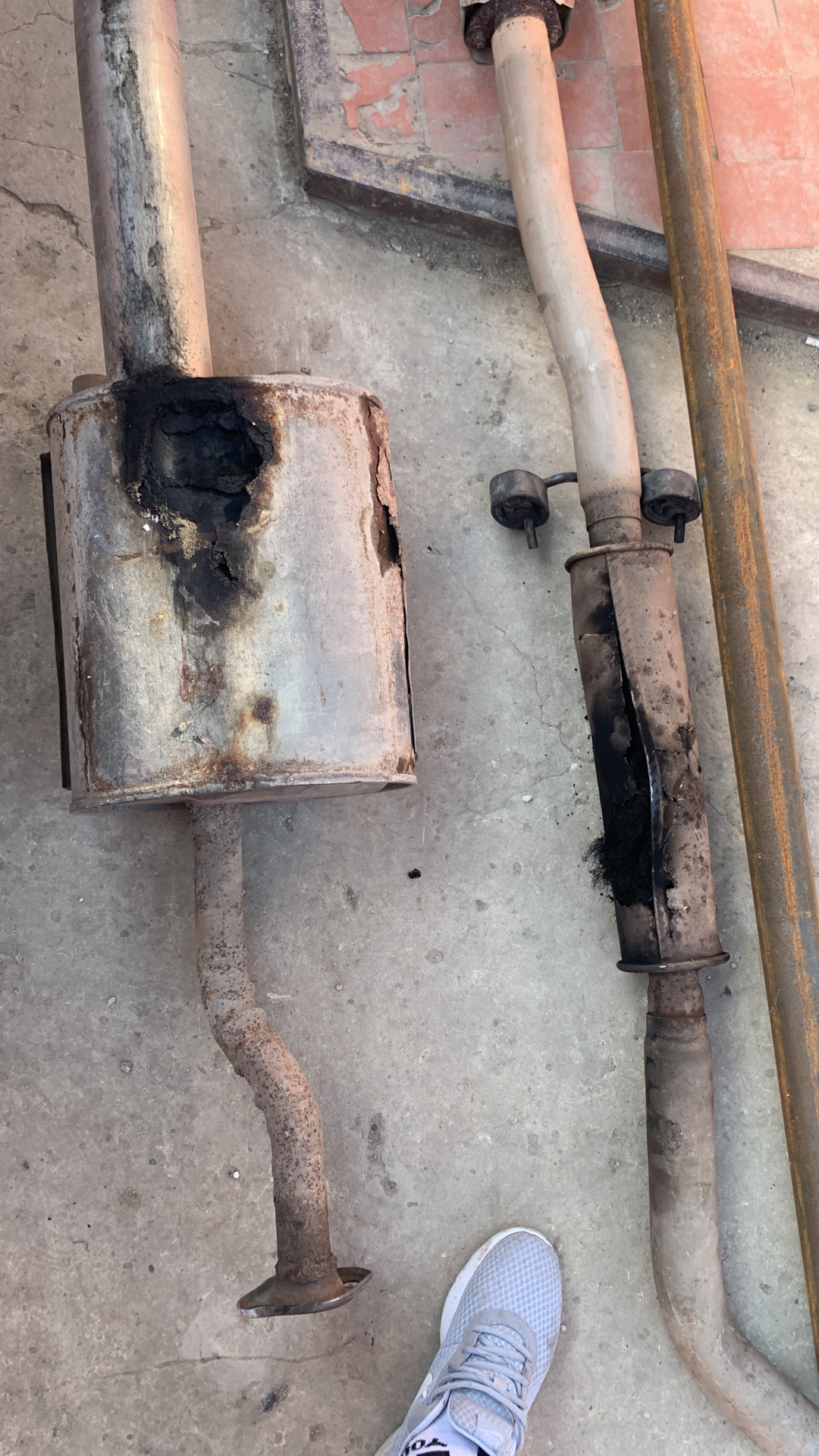 Заварил дыры в выхлопной трубе — Honda Civic (5G), 1,6 л, 1993 года ...