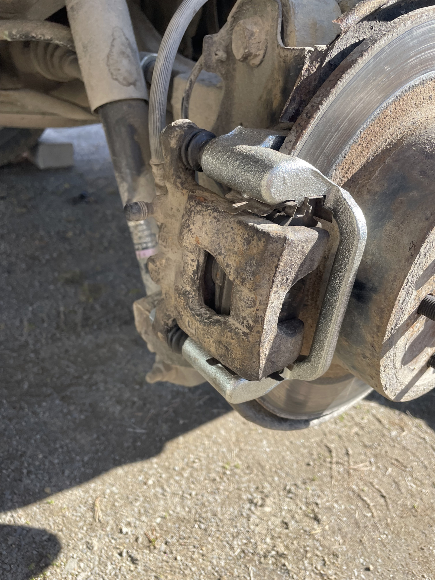 Скоба заднего суппорта Qashqai HEMEN HCBR022 (не дорого) — Nissan ...