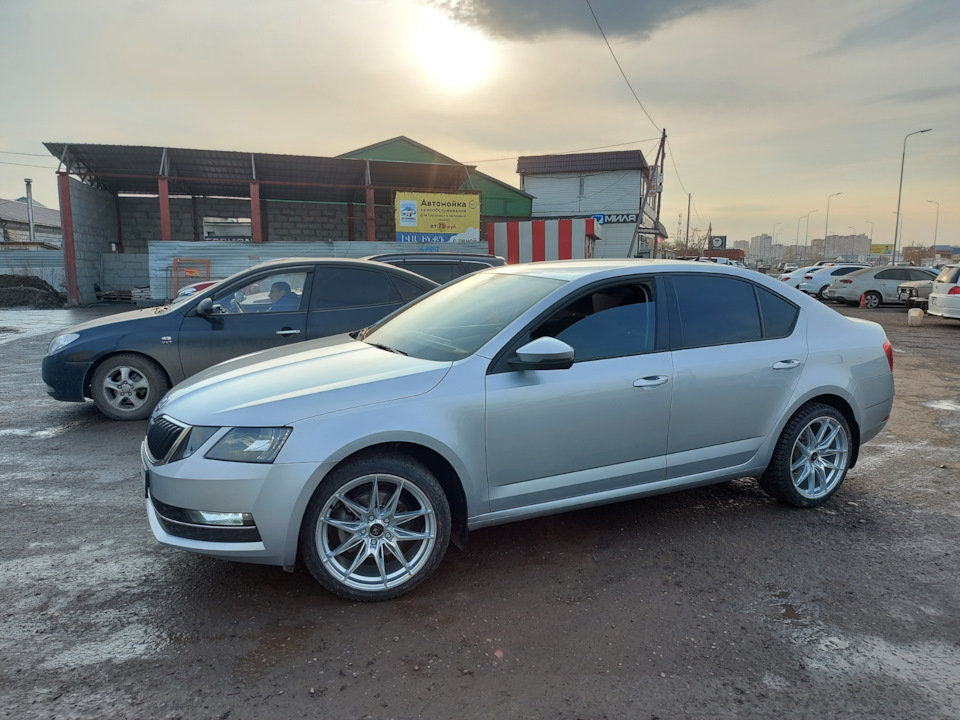 Новые колеса р18 — Skoda Octavia A7 Mk3, 1,4 л, 2017 года | колёсные ...