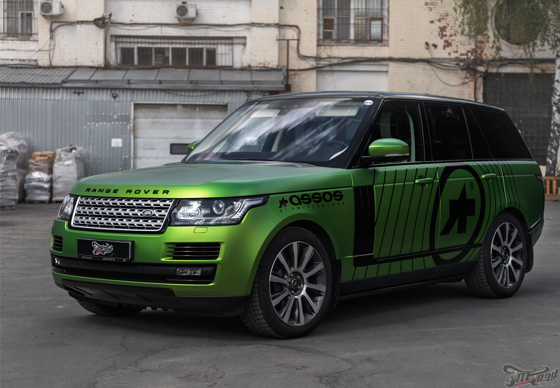 Цвет range rover. Рендж Ровер зеленый матовый. Range Rover Sport 2020 зеленый матовый. Рендж Ровер Ровер матовый зеленый. Range Rover 2020 зеленый матовый.