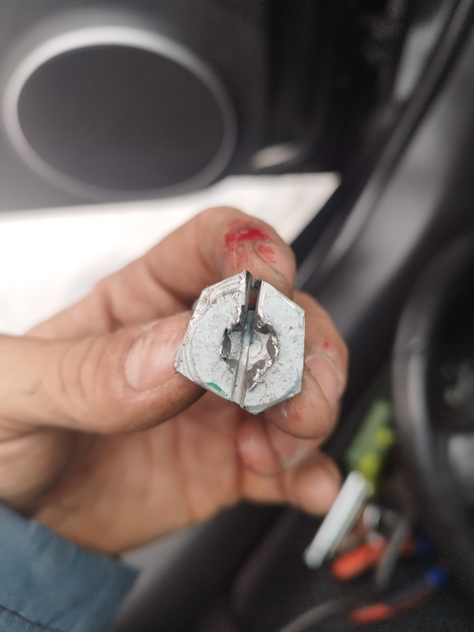 Вот и результат, даже повреждённый палец — Chevrolet Cruze (1G)