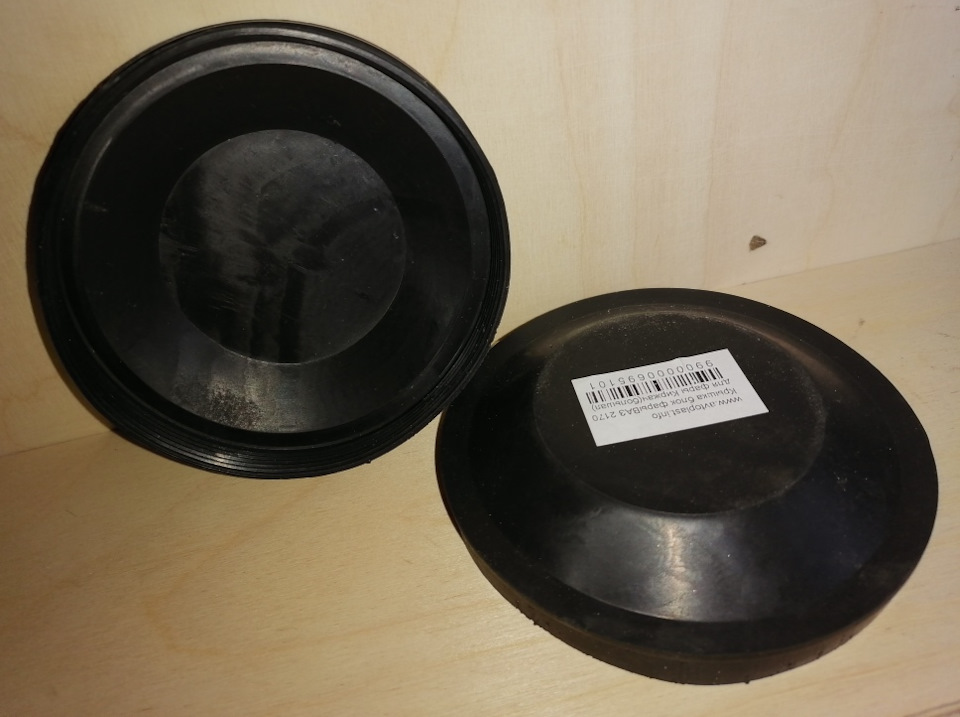 Заглушки передних амортизаторов — Nissan Micra (K12C), 1,4 л, 2008 года ...