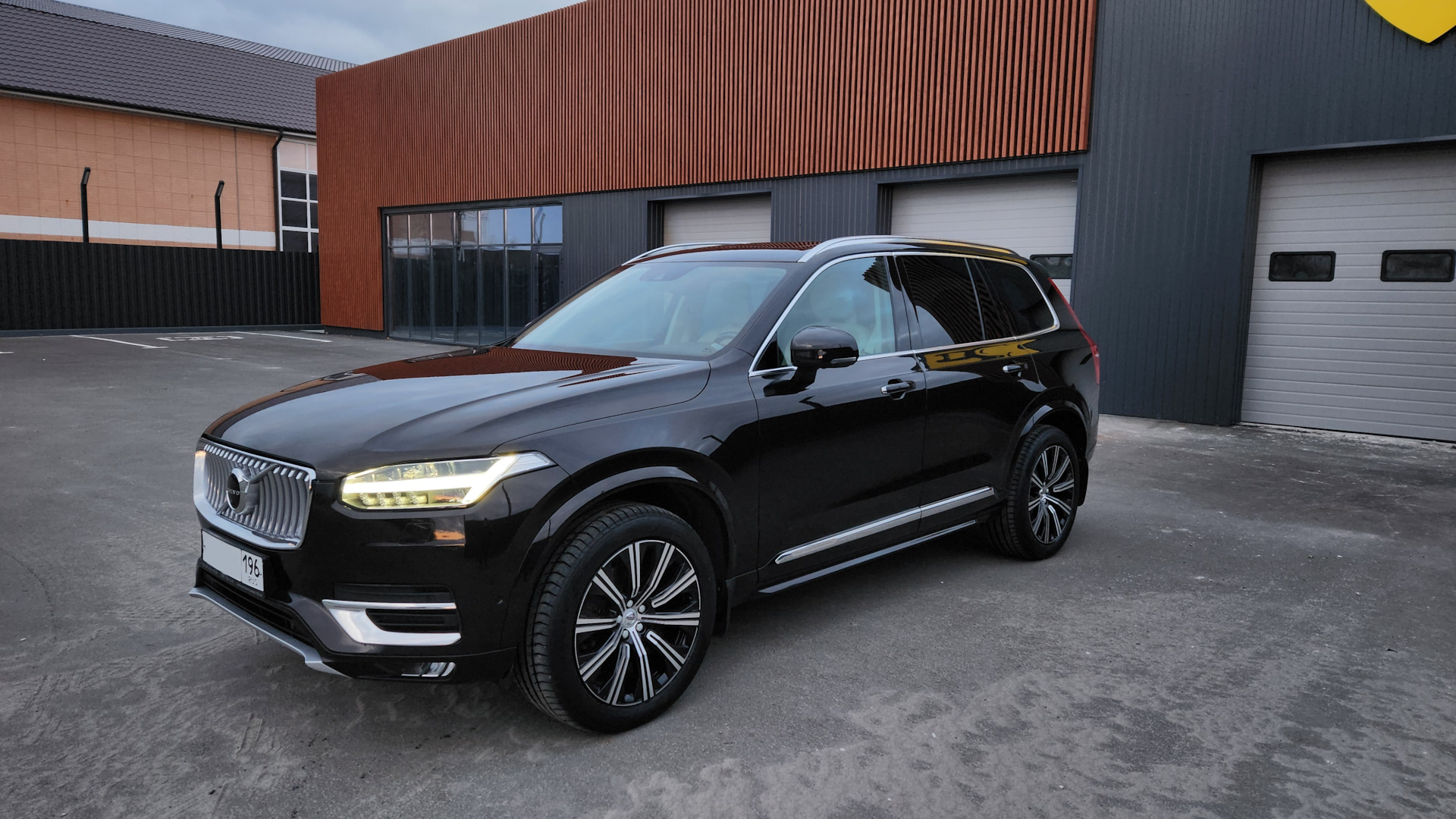 Volvo XC90 (2G) 2.0 бензиновый 2015 | Т6 Inscription на DRIVE2