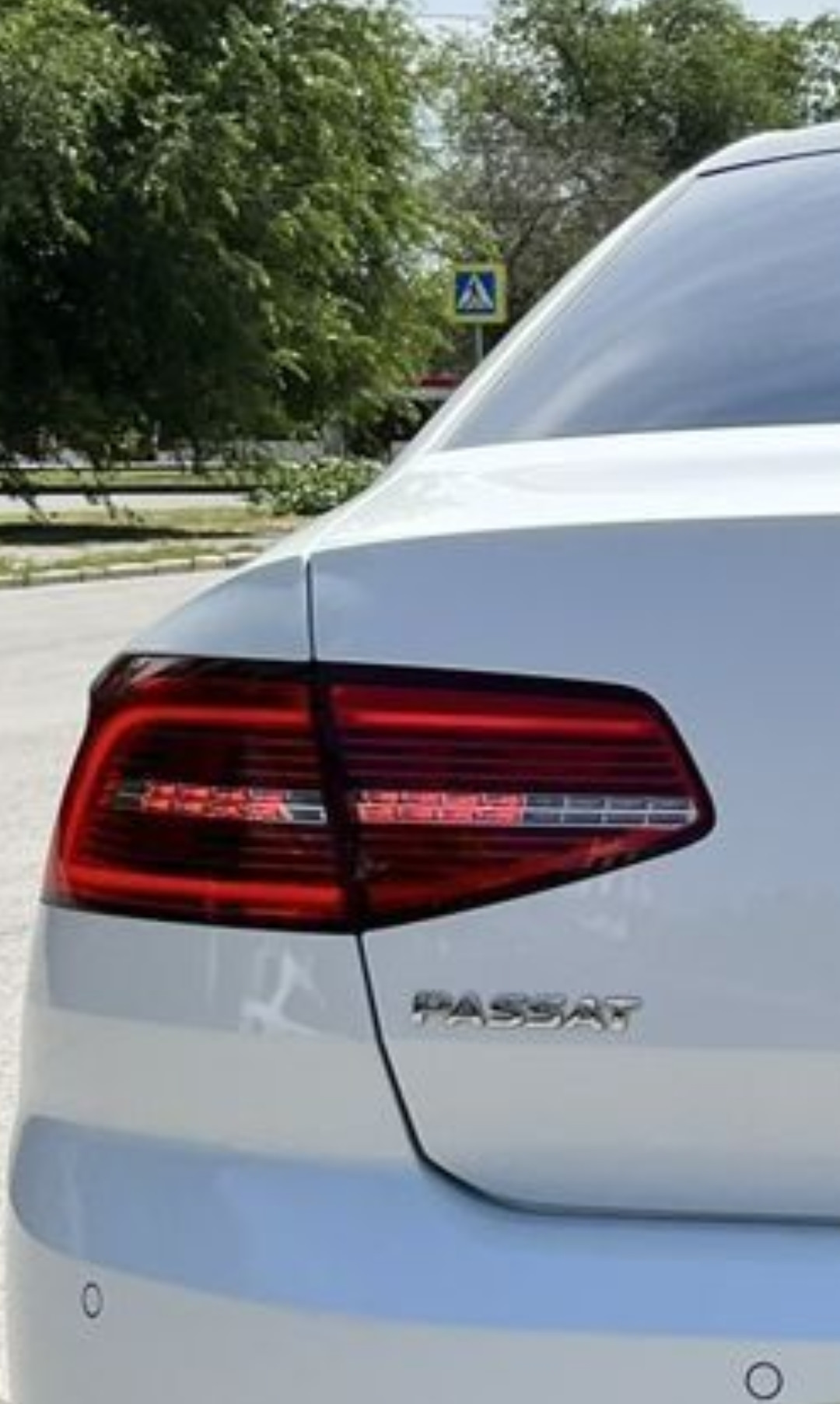 Вопрос по задним фонарям. Как включить секцию габаритов в крышке ...