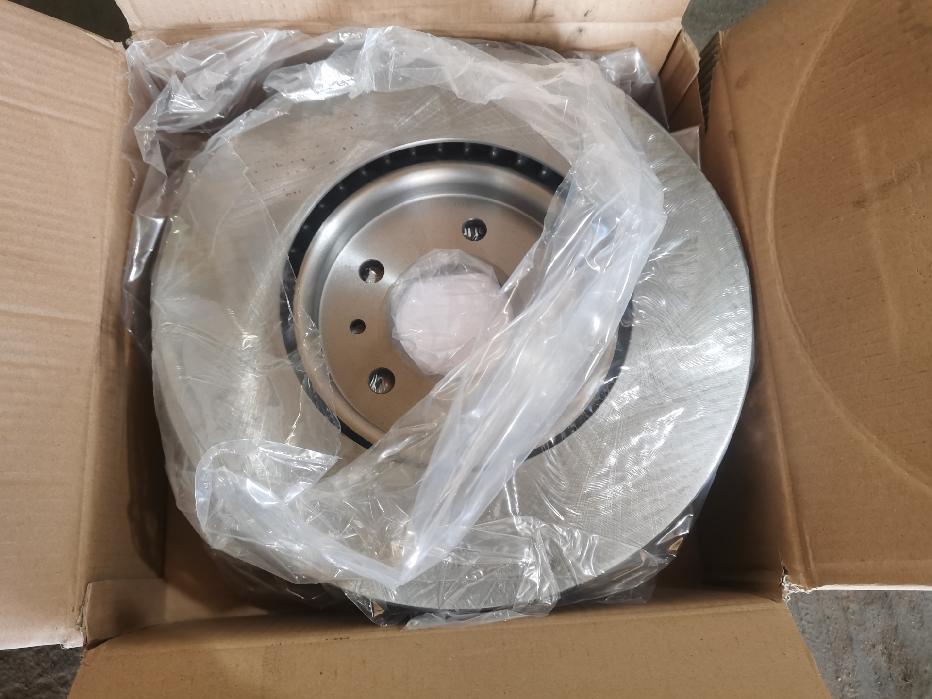Передние тормозные диски — Opel Astra J GTC, 1,4 л, 2013 года ...