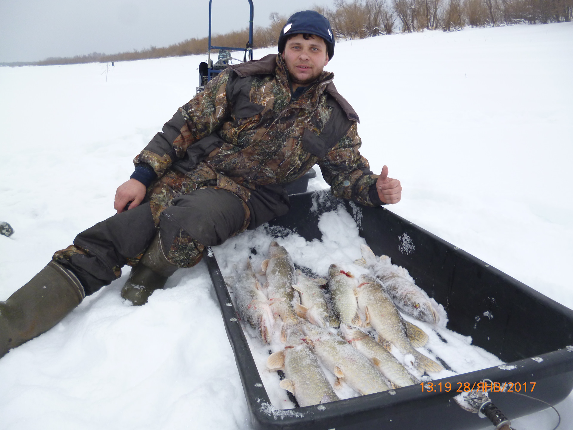 Погода в тавде на неделю. Рыбалка в Тавде. Нижняя Тавда рыбалка. Рыбалка на реке Тавда Свердловской области. Рыбалка на реке Тавда база.