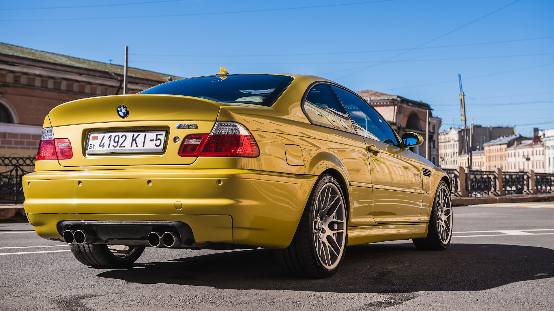 BMW m3 e46 желтая