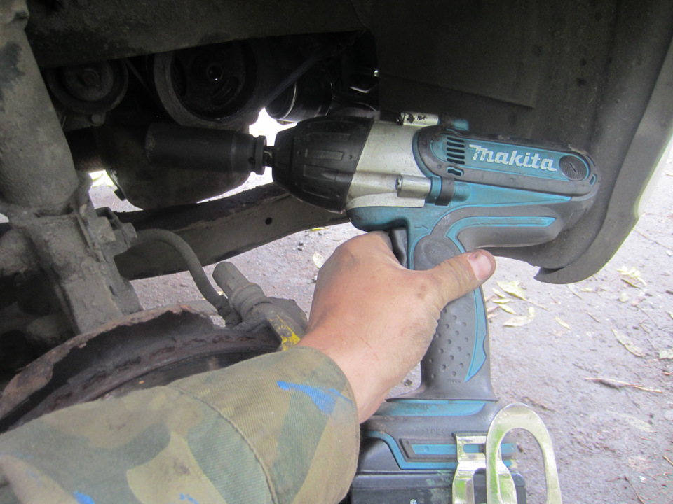 901172es 960 Как открутить шкив коленвала акпп