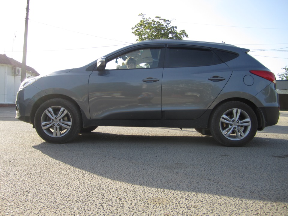 Диски 35. Hyundai ix35 r17. 235 65 Ix35. Ix35 225/65 r17. 235 65 R17 на ix35.