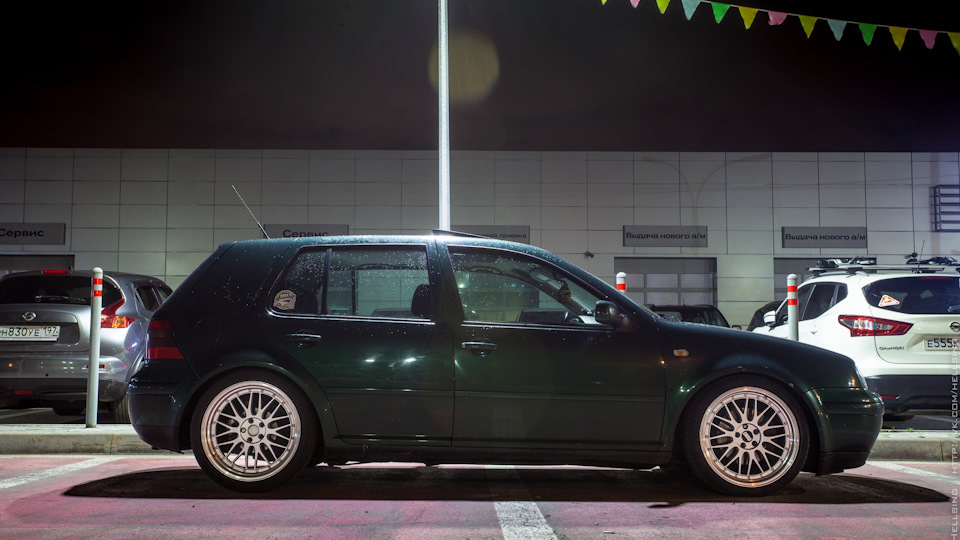 Volkswagen Golf IV 2324см³