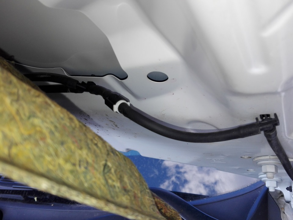 30 Обратный клапан для омывания стекол; — Chevrolet Cruze Hatchback, 1 ...