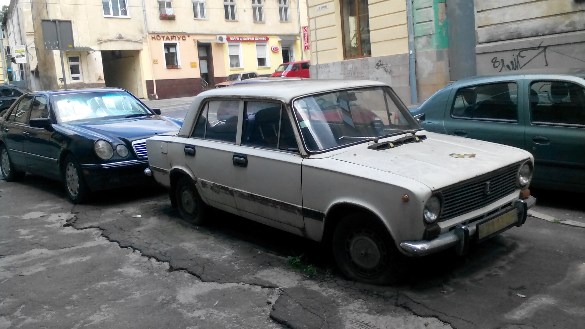 Лев ваз. Машины города Львов.