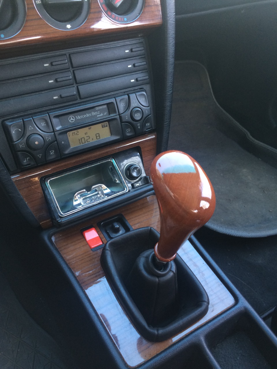 Деревянная ручка кпп на w201 (wood shift knob) — Mercedes-Benz 190 (W201),  2,2 л, 1989 года | аксессуары | DRIVE2