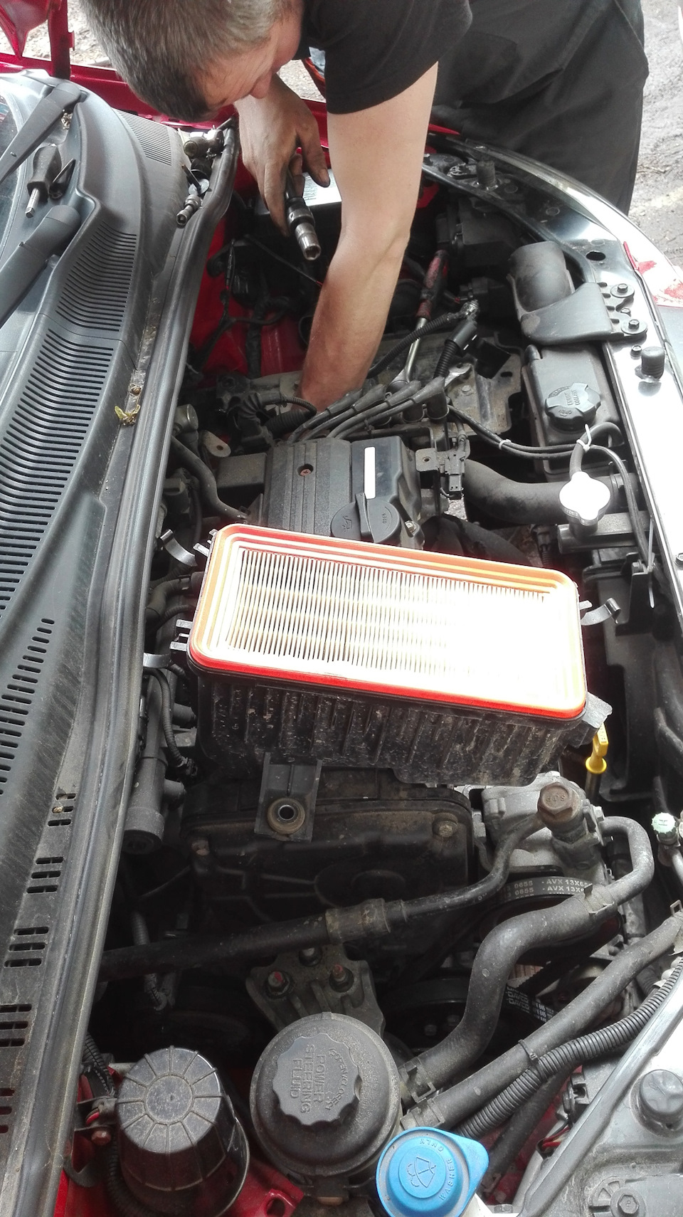 Где находится стартер hyundai getz
