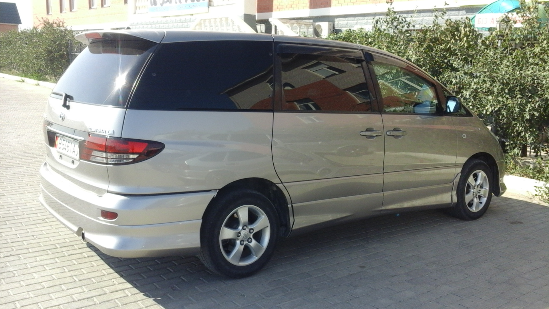 Toyota Estima II