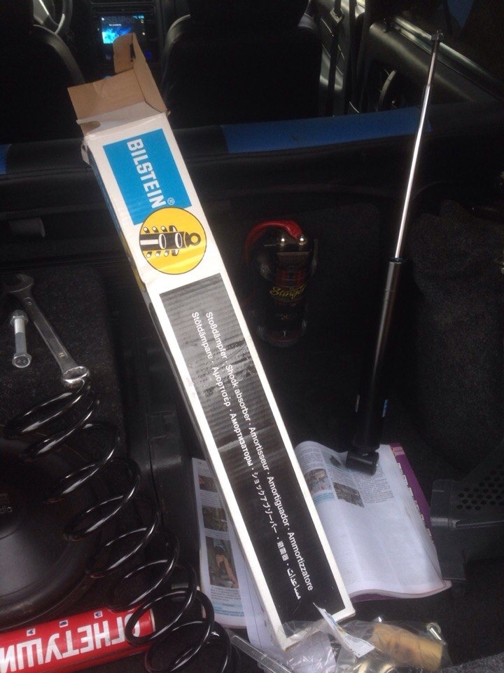 Меняем задние амортизаторы и пружины — Lada 2114, 1,6 л, 2008 года ...