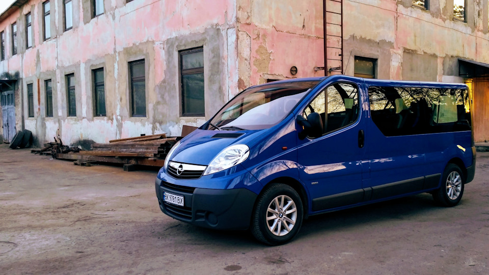 Виваро армения. Opel Vivaro 2. Opel Vivaro 2000. Opel Vivaro 2014. Опель Виваро 2л дизель.