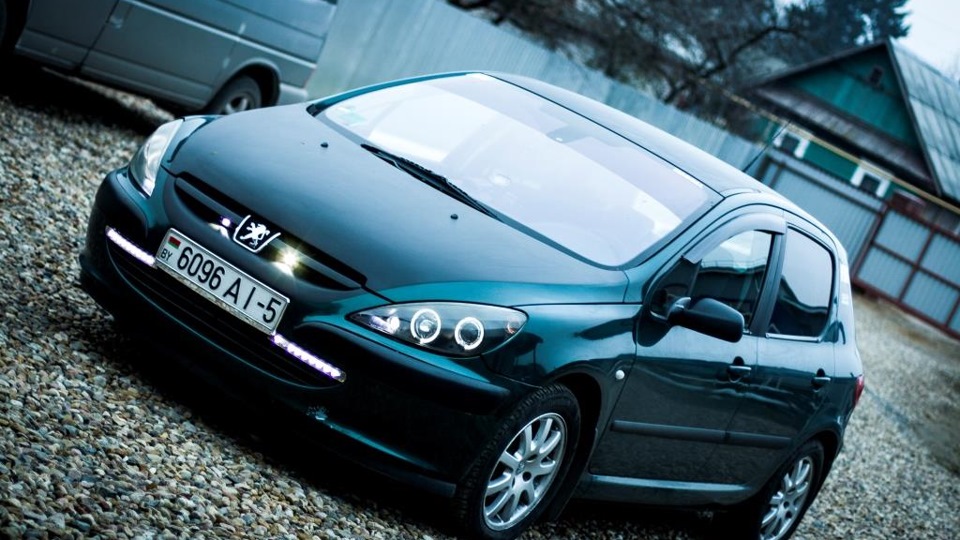 что за ерунда? при включении поворотника то моргает как бешенный то как ...