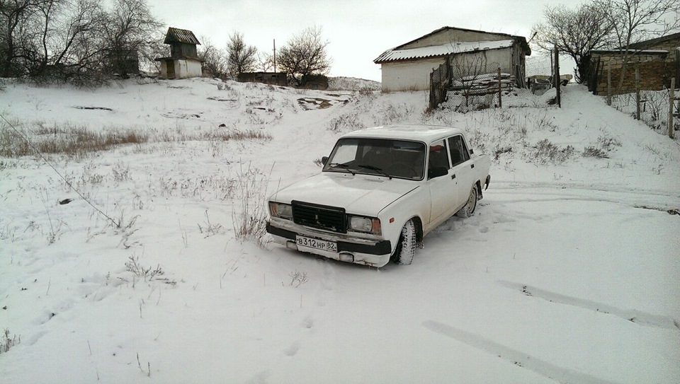 Зима. последствия. и новые рокера) — Lada 2107, 1,5 л, 1993 года ...
