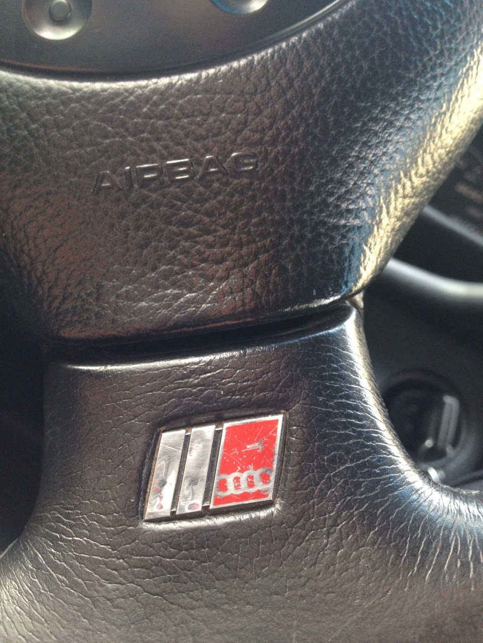 Шильдик на руль. Шильд руль s line Audi. Шильдик АМГ на руль s223. Шильдик на руль Ауди а6 с5. Шильдик s line на руль Ауди.