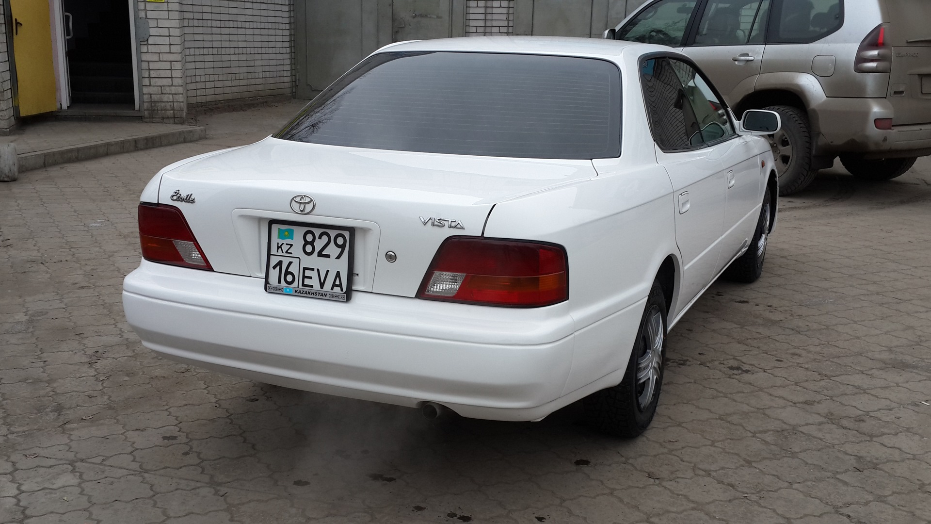 Виста 50 белая. Toyota vista v50. Симпл-4 эмаль двери. Тойота виста белая v 50. Вист бел.