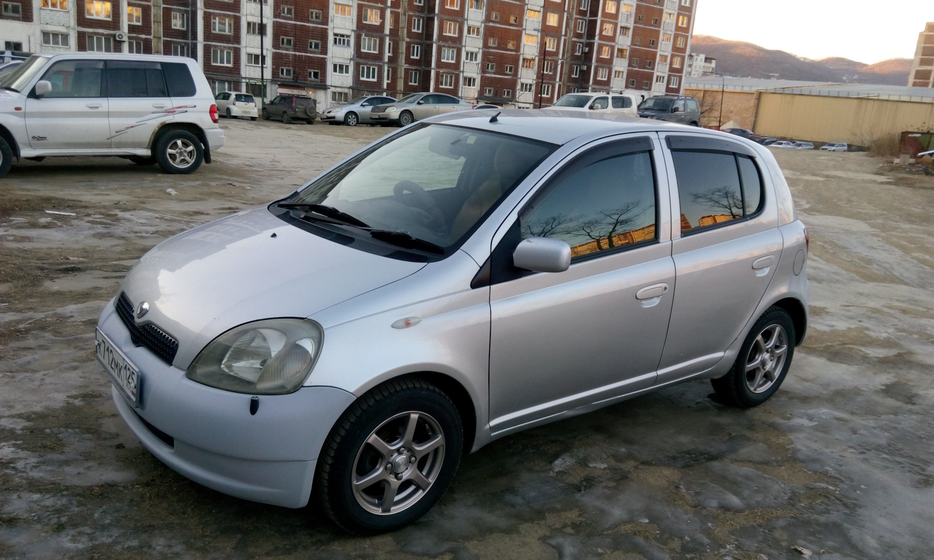 Vitz 2004