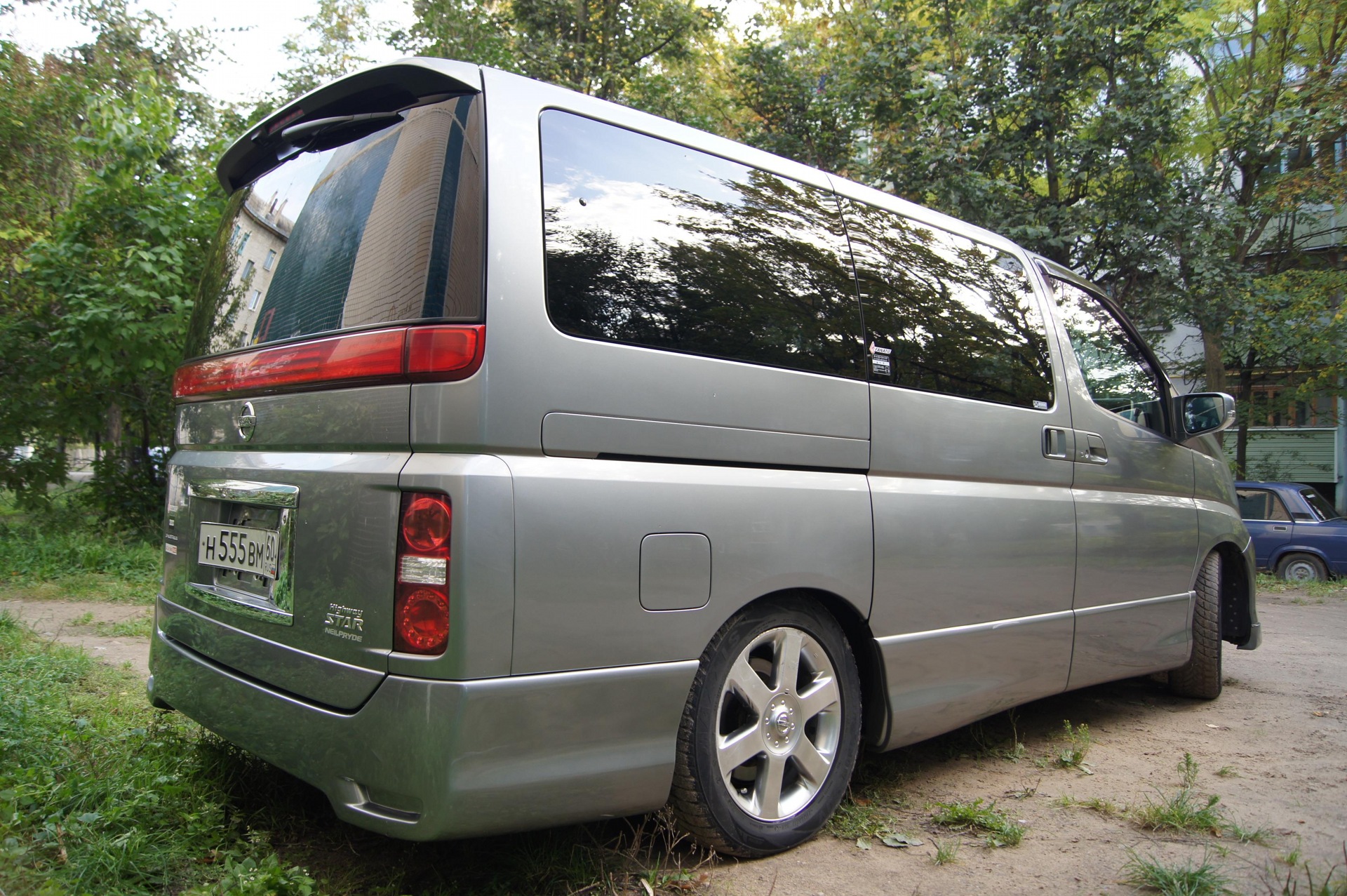 Nissan elgrand 51. Nissan Elgrand e51. Ниссан Elgrand 51. Ниссан Эльгранд 51 кузов. Ниссан Эльгранд 1997.