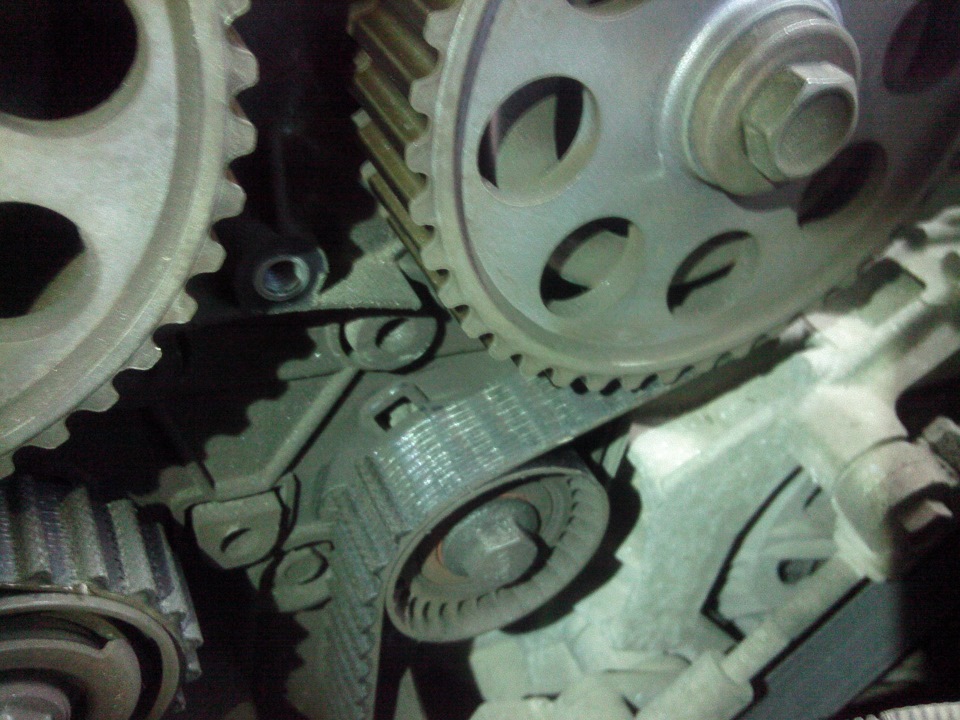 Замена ГРМ, помпы, ремня генератора и натяжного ролика — Lada Калина ...