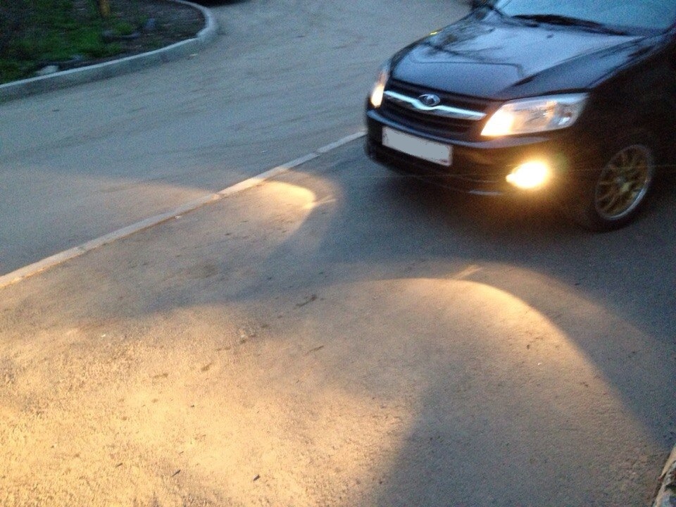 ПТФ в бампер — Lada Гранта (1G), 1,6 л, 2013 года | тюнинг | DRIVE2