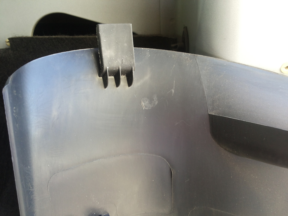 отметка на пластике — Lada Ларгус