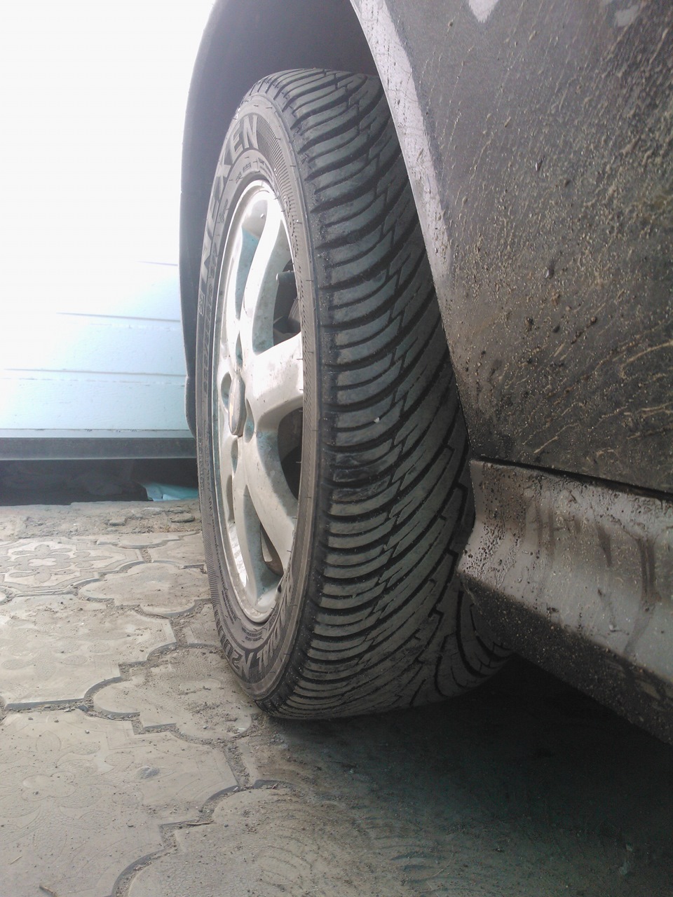 Летняя резина Nexen/Roadstone N2000 — Chevrolet Evanda, 2 л, 2004 года ...