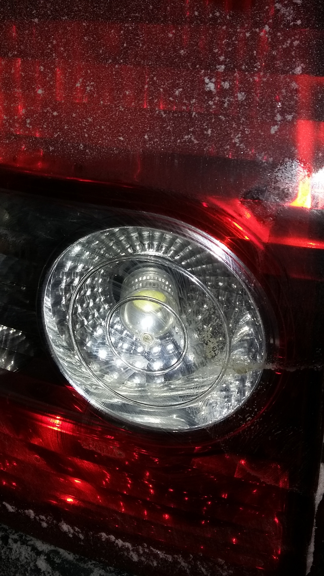 Как поменять лампочку заднего хода на приоре Замена ламп заднего хода - Lada Приора седан, 1,6 л, 2011 года электроника DRIVE