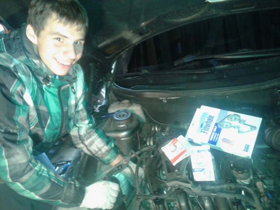 По дороге в деревню оборвало зубья на ремне ГРМ. — Lada 21124, 1,6 л ...