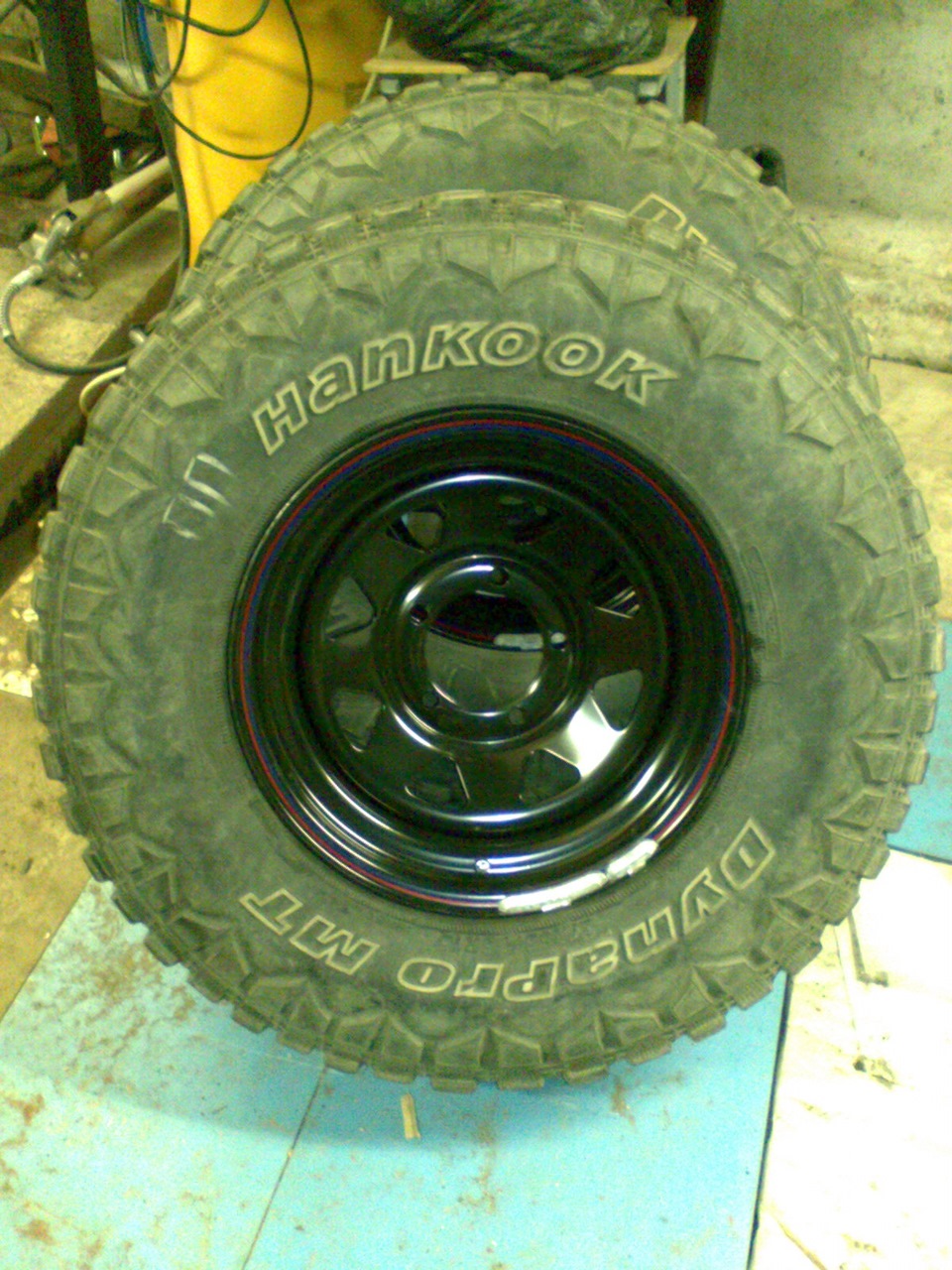 Шина уаз буханка р15. Колеса на уаз 3303. Стандартные колеса уаз. Кама и 502 на уаз. 285 75 r16 на уаз буханка 33.