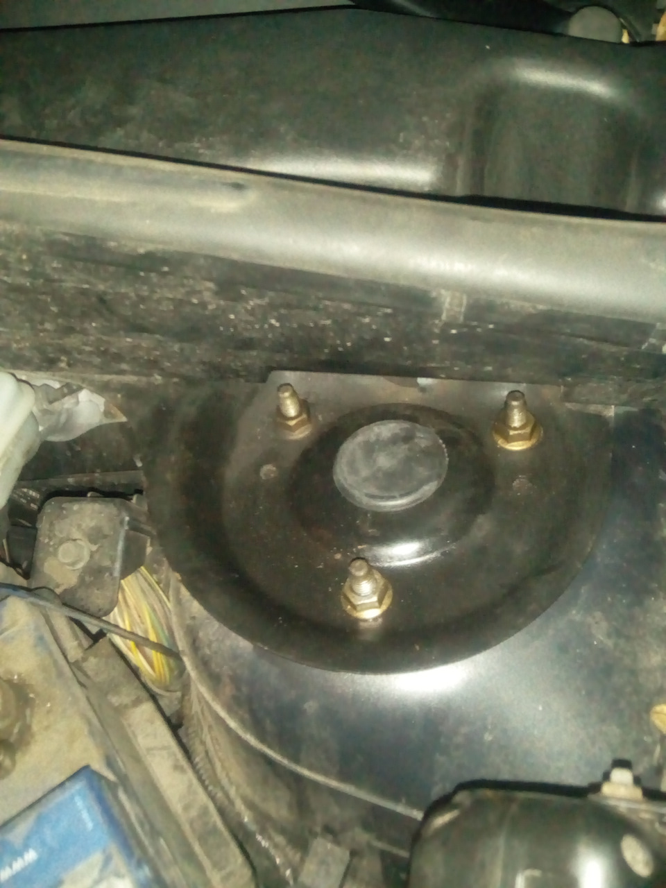 заглушки на стакан пружины — Ford Fusion, 1,6 л, 2006 года | своими ...