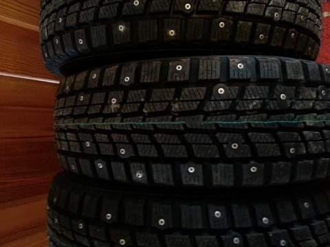 Влияние веса авто на эффективность шин Dunlop SP Winter Ice 01