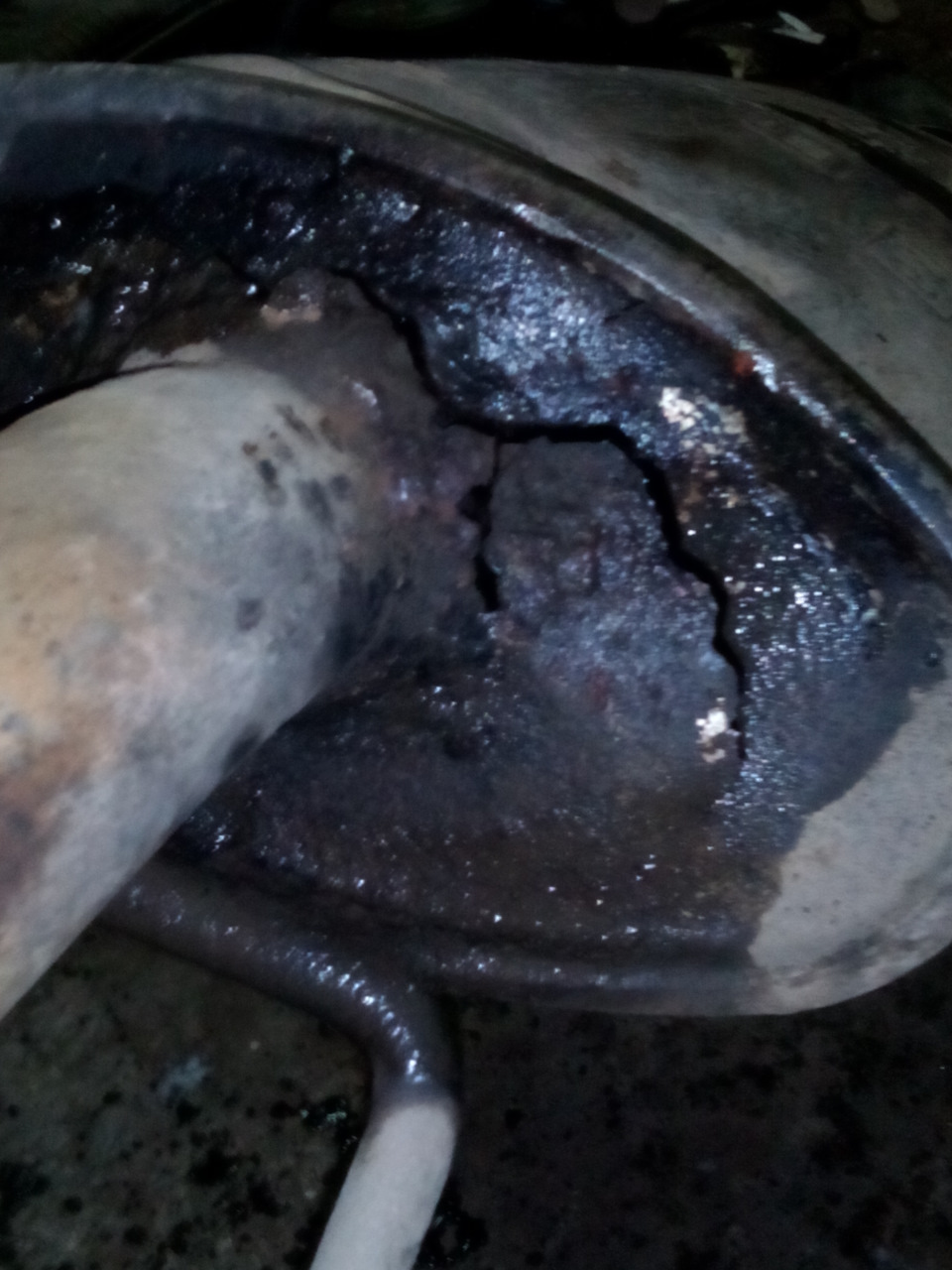 глушитель оно и есть глушитель — Volkswagen Passat B3, 1,8 л, 1989 года ...